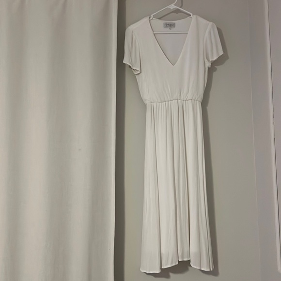 WAYF highwaist v-neck crinkle midi dress - Picture 1 of 5
